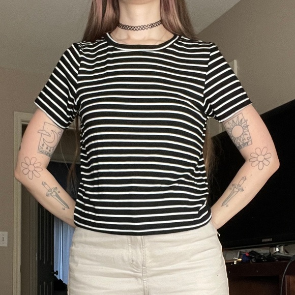 🎹 Soft Striped Tee - Picture 1 of 6